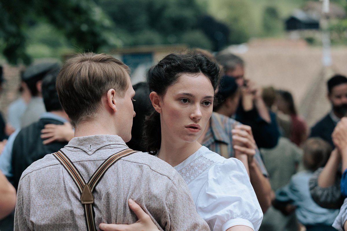 DESTINOARRAKIS's tweet photo. Un drama lleno de tensiones morales y represión social en un pueblo montañes en Suiza es la base de la pelicula SILENT REBELLION (À bras-le-corps) Una pelicula muy interesante vista en #22FestivalSevilla #SEFF2025 Reseña en este enlace https://t.co/zbqUB5k8F2 https://t.co/FsWE50j6sK