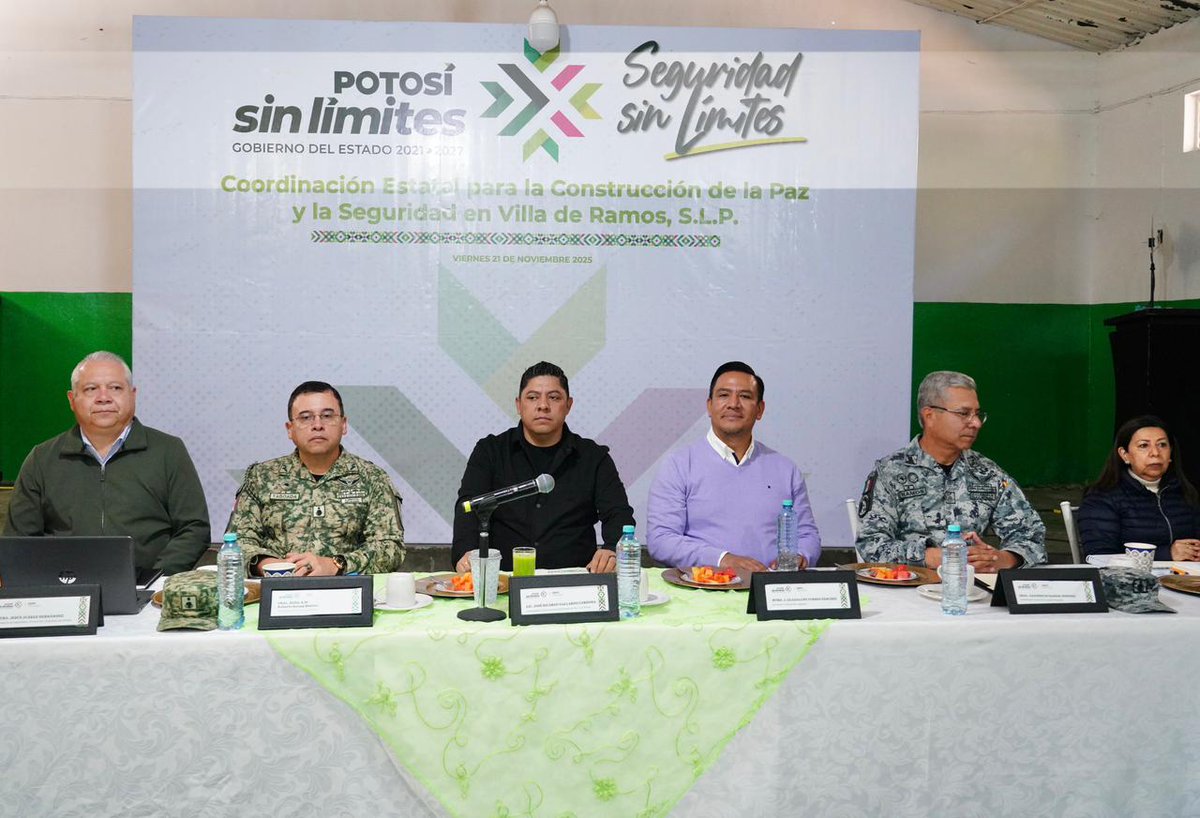 FiscaliaSLP's tweet image. #FGESLP | En Villa de Ramos, María Manuela García Cázares, Fiscal General, formó parte la Mesa Itinerante de Construcción de la Paz, encabezada por el Gobernador Ricardo Gallardo Cardona. Con ello, autoridadesreafirmaron acciones en favor de la seguridad de la población potosina