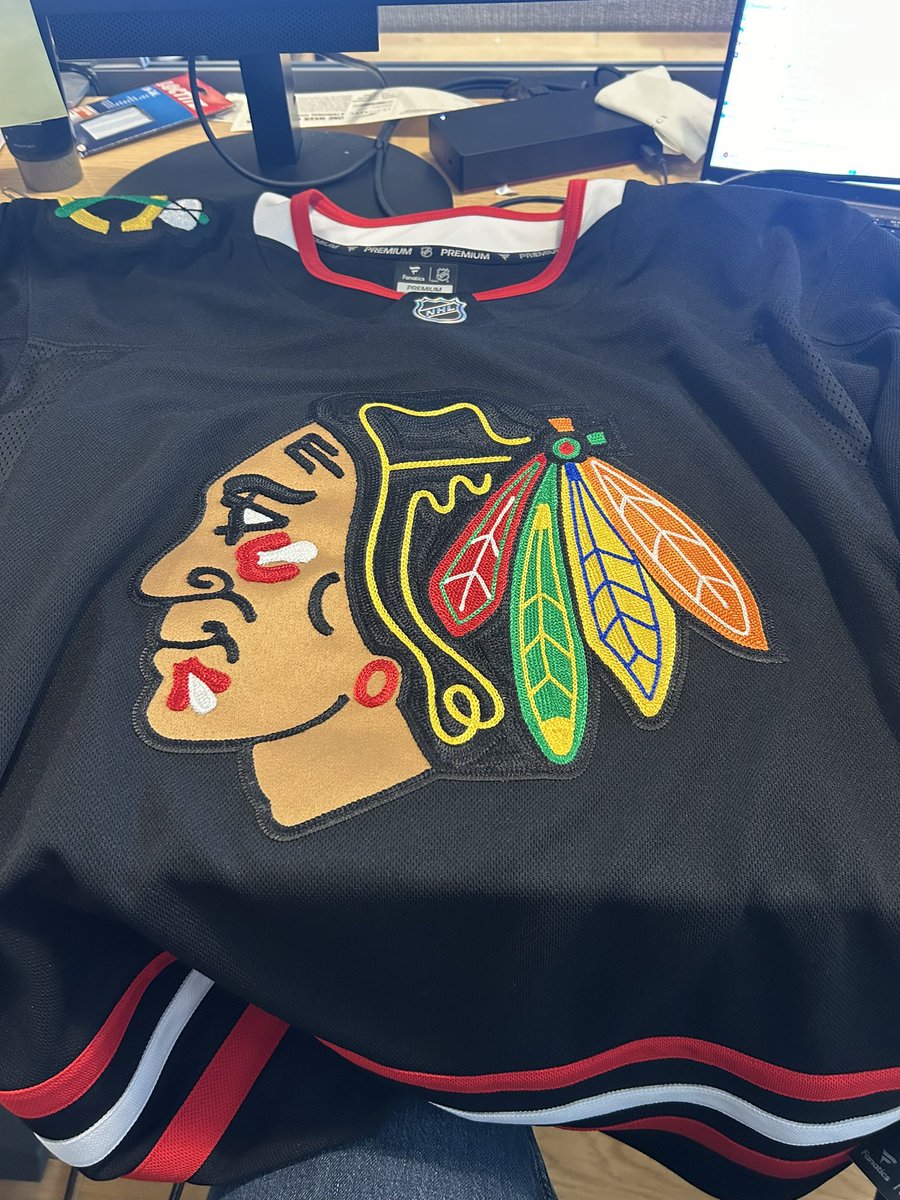 Wasting no time. Black jerseys are back and they are sick. Best investment in a while. Thx <a href="/NHLBlackhawks/">Chicago Blackhawks</a>