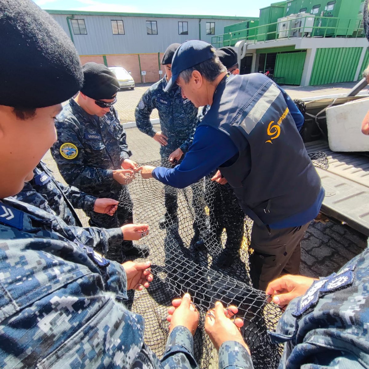 sernapesca's tweet image. #Biobío: Realizamos difusión de normativa pesquera sobre fiscalización de arte de pesca de cerco a funcionarios de @Armada_Chile, de dotación de las embarcaciones LSG Talcahuano y LSG Concepción. Esto en el marco del trabajo colaborativo de las instituciones de la Red Sustenta.