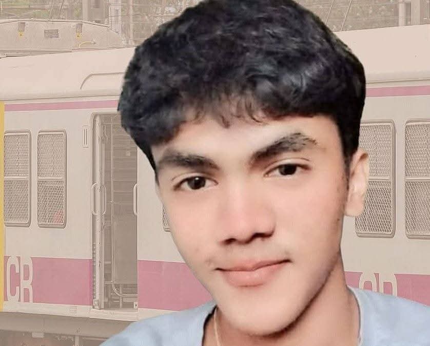 RKTShukla1's tweet image. १९ वर्षीय अर्णव खैरेने लोकल ट्रेनमध्ये हिंदीत हे सहज म्हटले: &quot;भाऊ, कृपया थोडे पुढे जा.&quot;

यानंतर, काही लोकांनी त्याला मारहाण केली कारण तो हिंदी बोलत होता, जरी अर्णव खैरे मराठी आहे.

अपमानित आणि धक्का बसून, तो त्याची परीक्षा मध्यावरच सोडून घरी परतला आणि स्वतःचा जीव घेतला.

एक साधी…