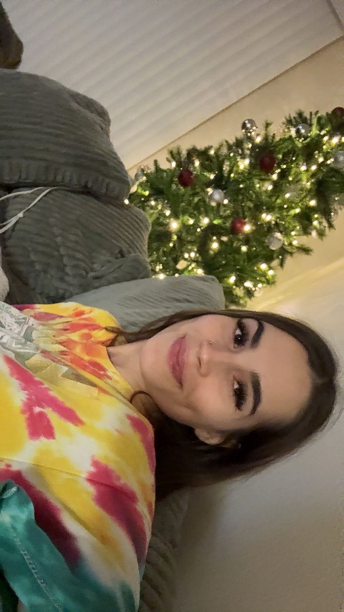 elfacalls's tweet image. Is it too early? 🎄