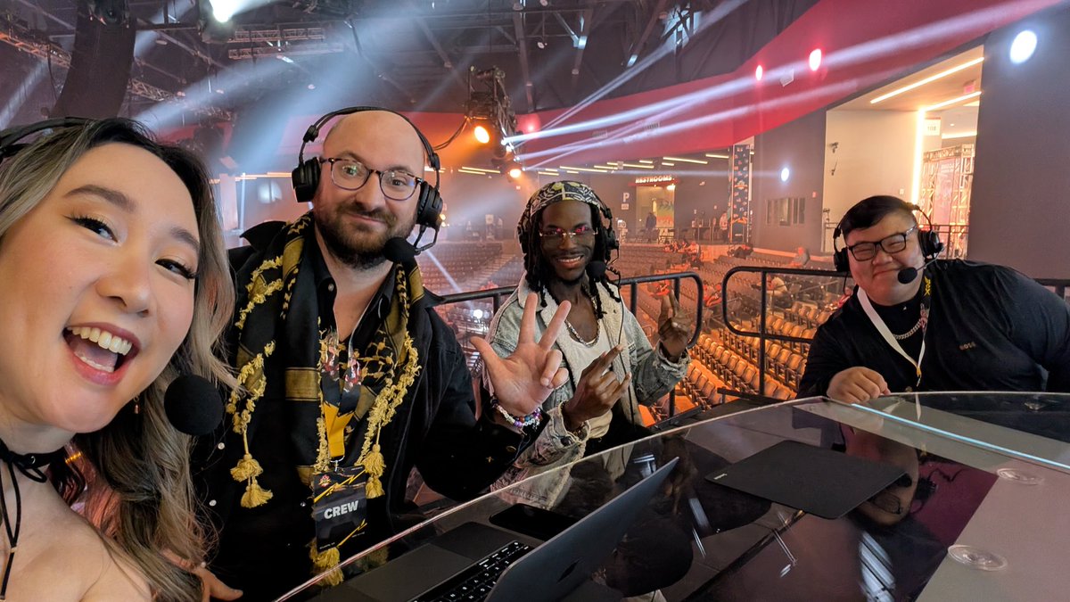 10 YEARS OF BCX IS ALREADY UNDERWAY LET'S GOOOO!!!!! 💖😭🎂❤️

twitch.tv/brawlhalla