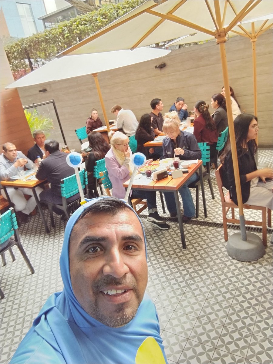 Chapulingrone's tweet image. Gracias por su preferencia amigos  y gracias también por que la cadena de Cebicherias La Bolichera 2335 confía en su Chapulín Bolichero para juntos lograr los objetivos.
#Tendencia
#milugarfavorito
#cebiche