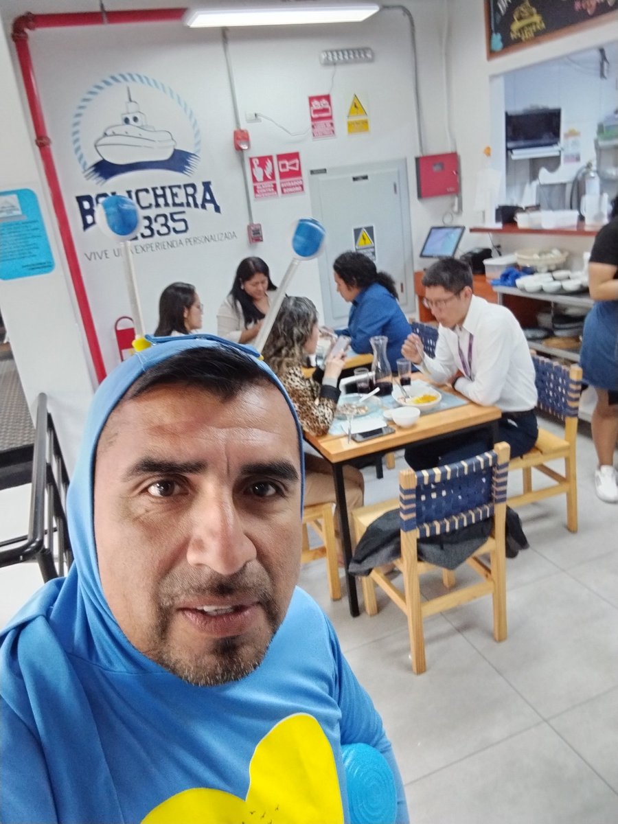 Chapulingrone's tweet image. Gracias por su preferencia amigos  y gracias también por que la cadena de Cebicherias La Bolichera 2335 confía en su Chapulín Bolichero para juntos lograr los objetivos.
#Tendencia
#milugarfavorito
#cebiche