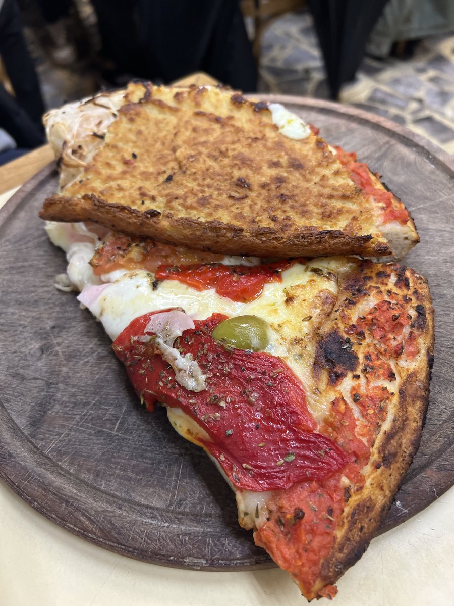 codeandfood's tweet image. psa that if you&apos;re in buenos aires 🇦🇷, you must try their italian cuisine!!

Alacena Tratoria
El Cuaritito
Pizzeria Guerin