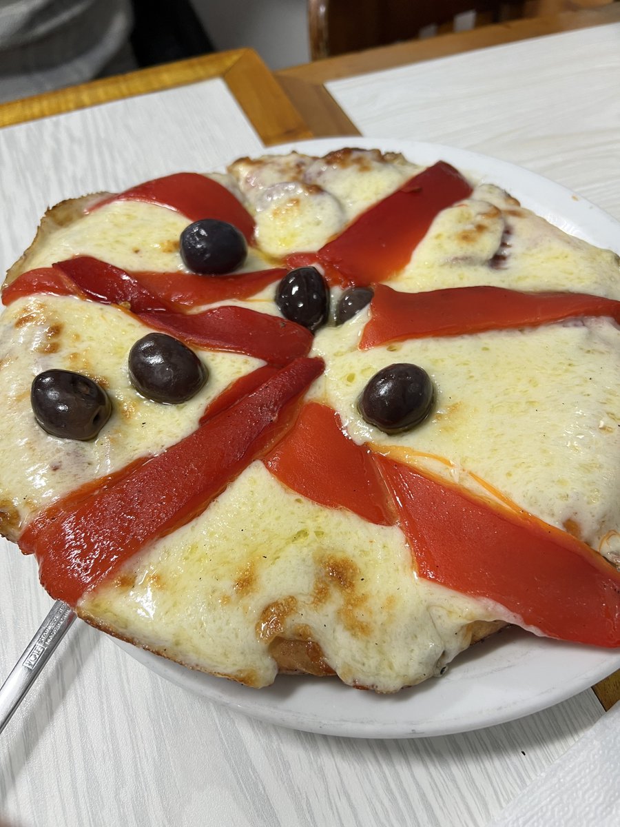 codeandfood's tweet image. psa that if you&apos;re in buenos aires 🇦🇷, you must try their italian cuisine!!

Alacena Tratoria
El Cuaritito
Pizzeria Guerin