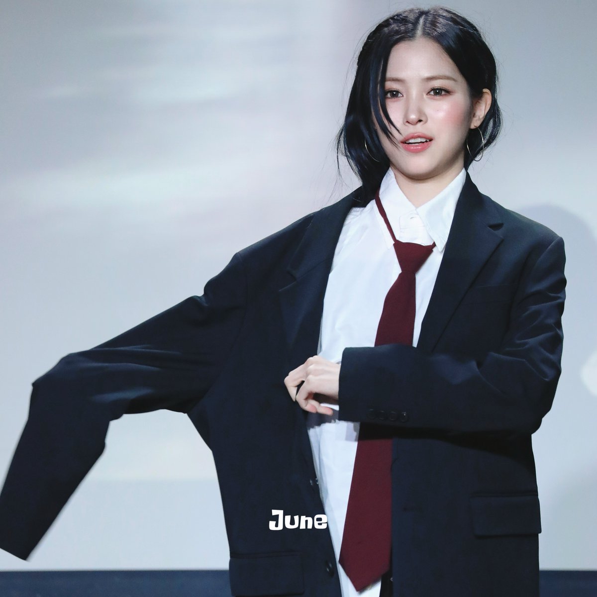 Ryuwontknow's tweet image. 📝20251121 대면 🤵🏻‍♀️

#RYUJIN #류진
