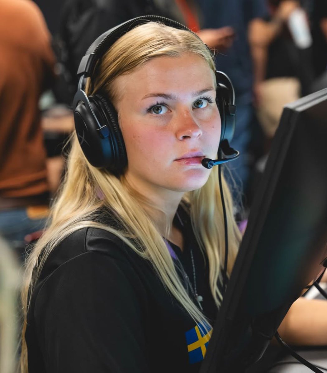 Dexerto's tweet image. A Counter Strike pro has gone viral after posting a picture of her making sandwhiches at her day job

Tilde told Dexerto the post was actually meant as a joke, because she&apos;s heard &quot;go back to the kitchen and make me a sandwich&quot; a million times