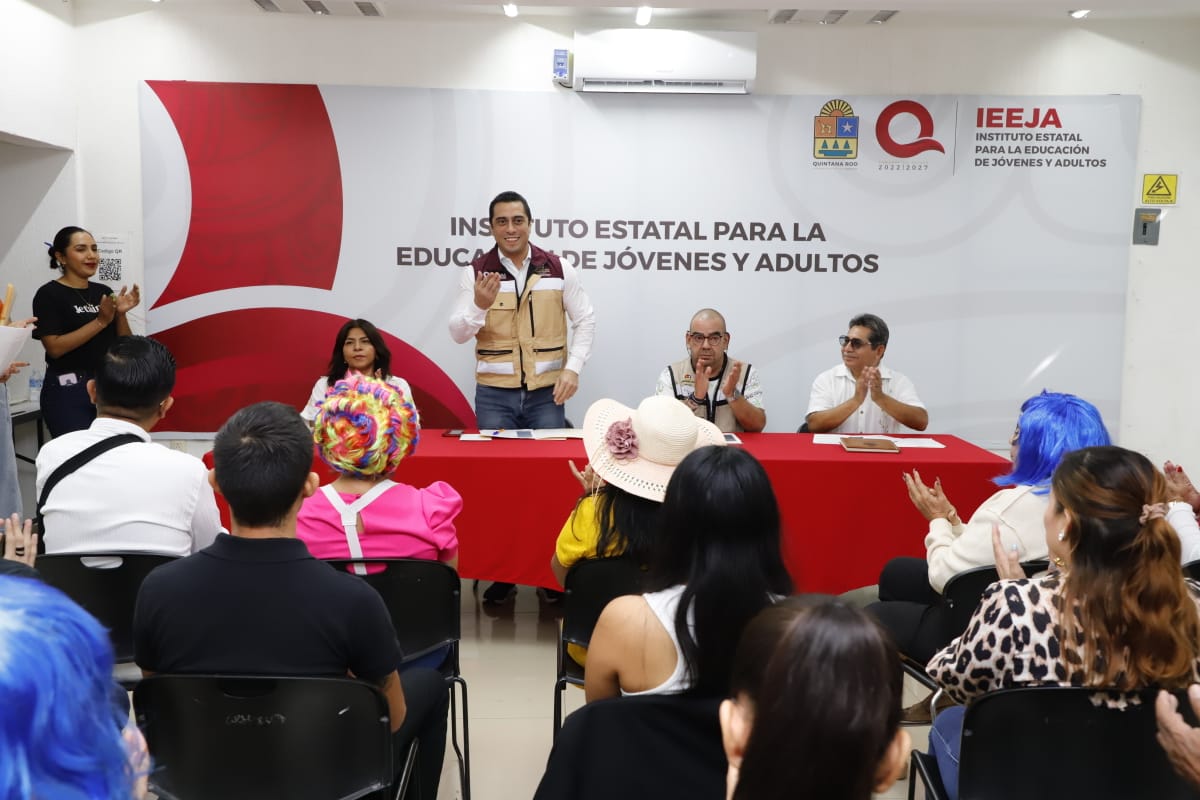 ICATQR ENTREGA CONSTANCIAS DEL CURSO “ESTRÉS Y DEPRESIÓN LABORAL” AL PERSONAL DEL IEEJA

#UnidosParaTransformar 

<a href="/MaraLezama/">Mara Lezama</a>