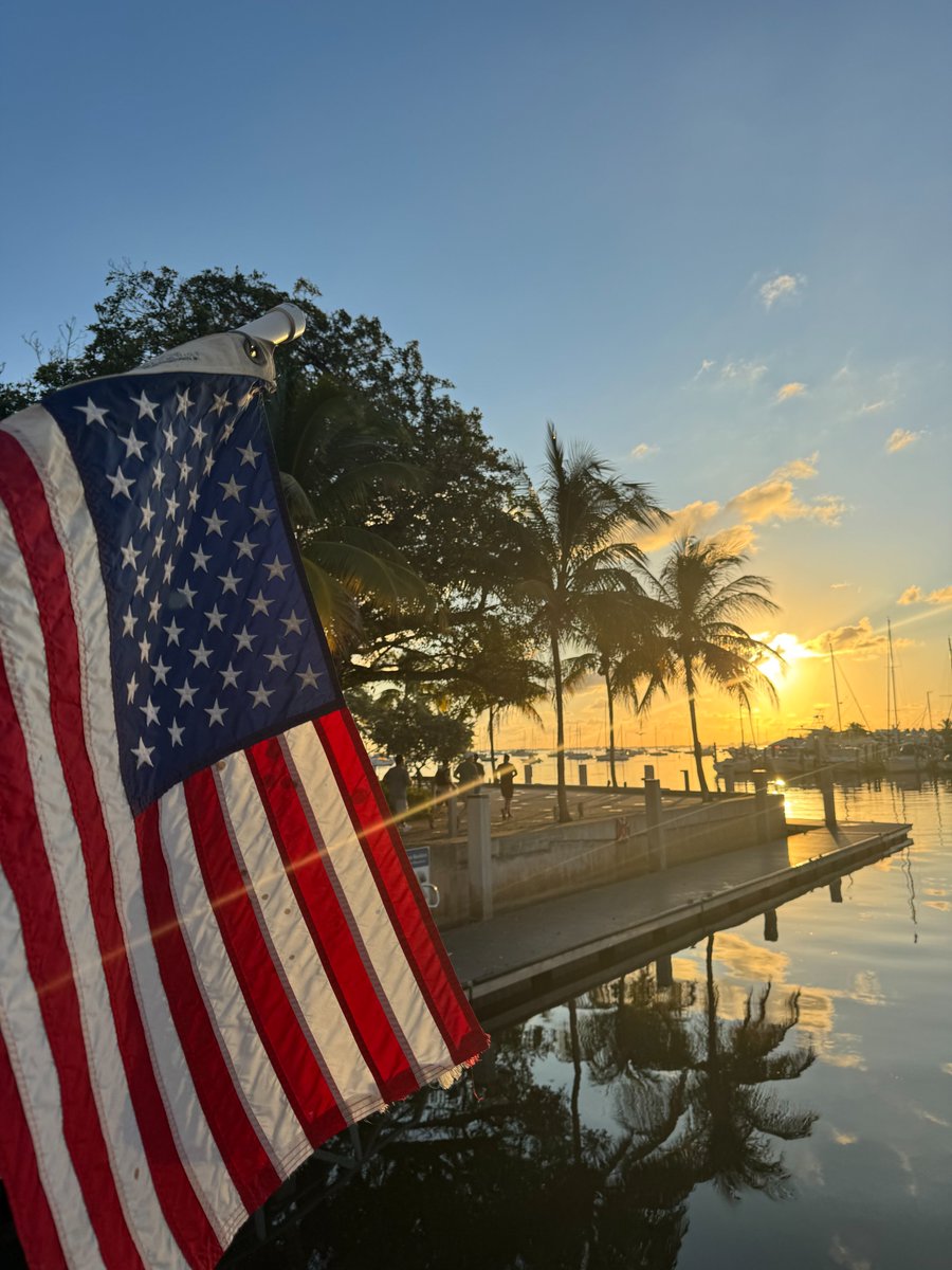 CBPAMORegDirSE's tweet image. Today we ran the 3rd Annual Michel O. Maceda 5K in honor of our fallen Marine Interdiction Agent.

Michel&apos;s courage and sacrifice will never be forgotten.

Thank you to everyone who came out to remember him with us. 🇺🇸 🖤

#Maceda5K #NeverForget