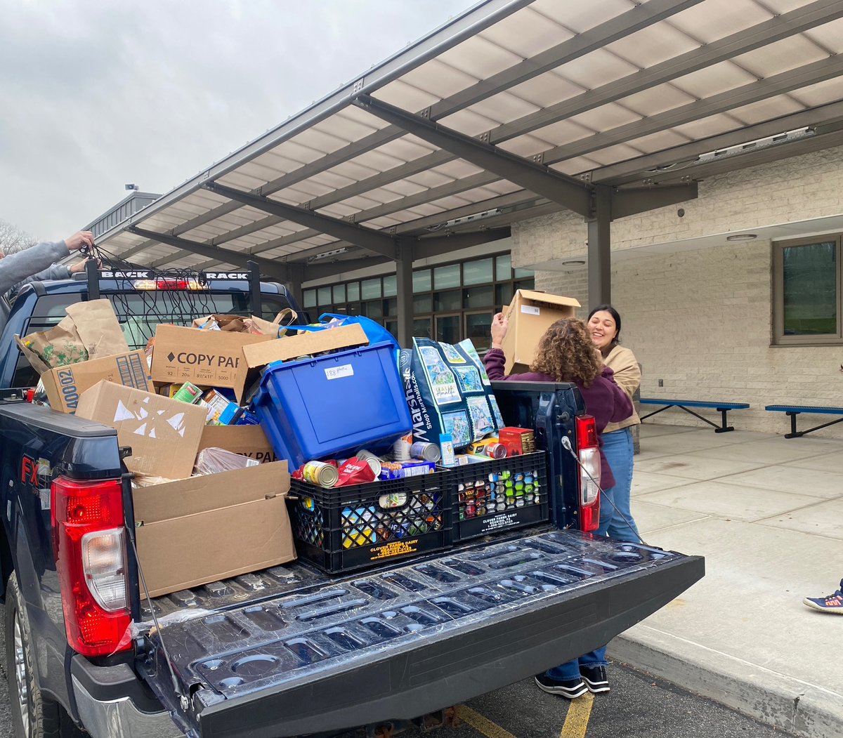 PutnamValleyCSD's tweet photo. Putnam Valley Middle School - Our Student Council showed what student leadership looks like in action! With the help from our incredible community, their food drive filled the truck. We’re grateful, proud, and inspired! #PVPride #Community @JackieLevinePV @jluft1 https://t.co/udP6FW0VZD