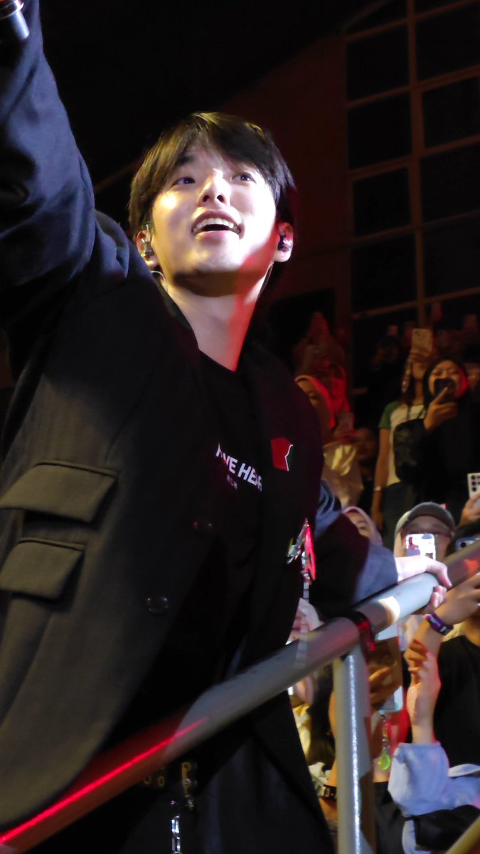 melady_'s tweet photo. Panik banget dia di depan mata sedeket ini 😭
@eaJPark #eaj1over9 #eaJPark #eajtour https://t.co/ndKjsmAl9b
