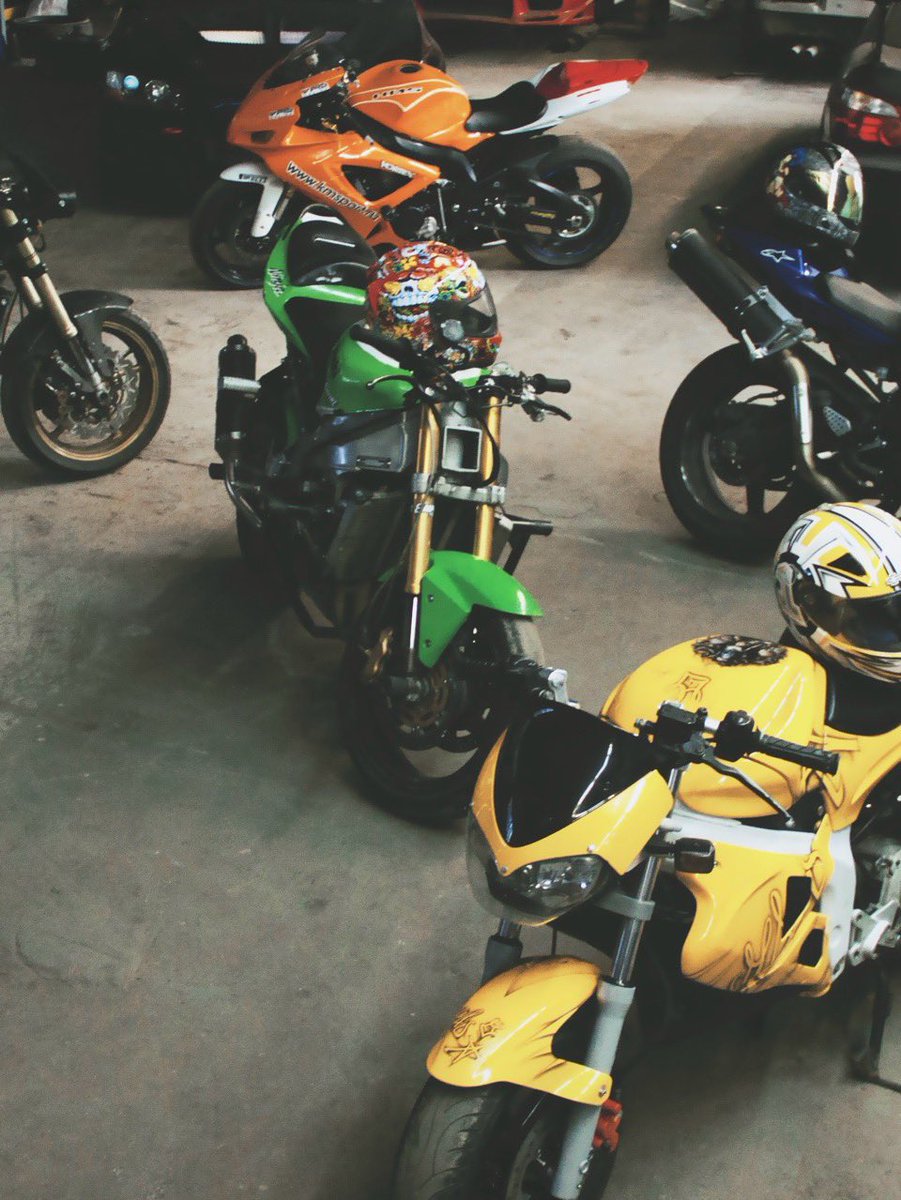 madangelez's tweet photo. Album cover shoot, «Insomnia» out 2013

https://t.co/tsHsy5UApp

#photosession #backstage #girlswhoride #gilera #kawasaki https://t.co/HwYYqOMVBY