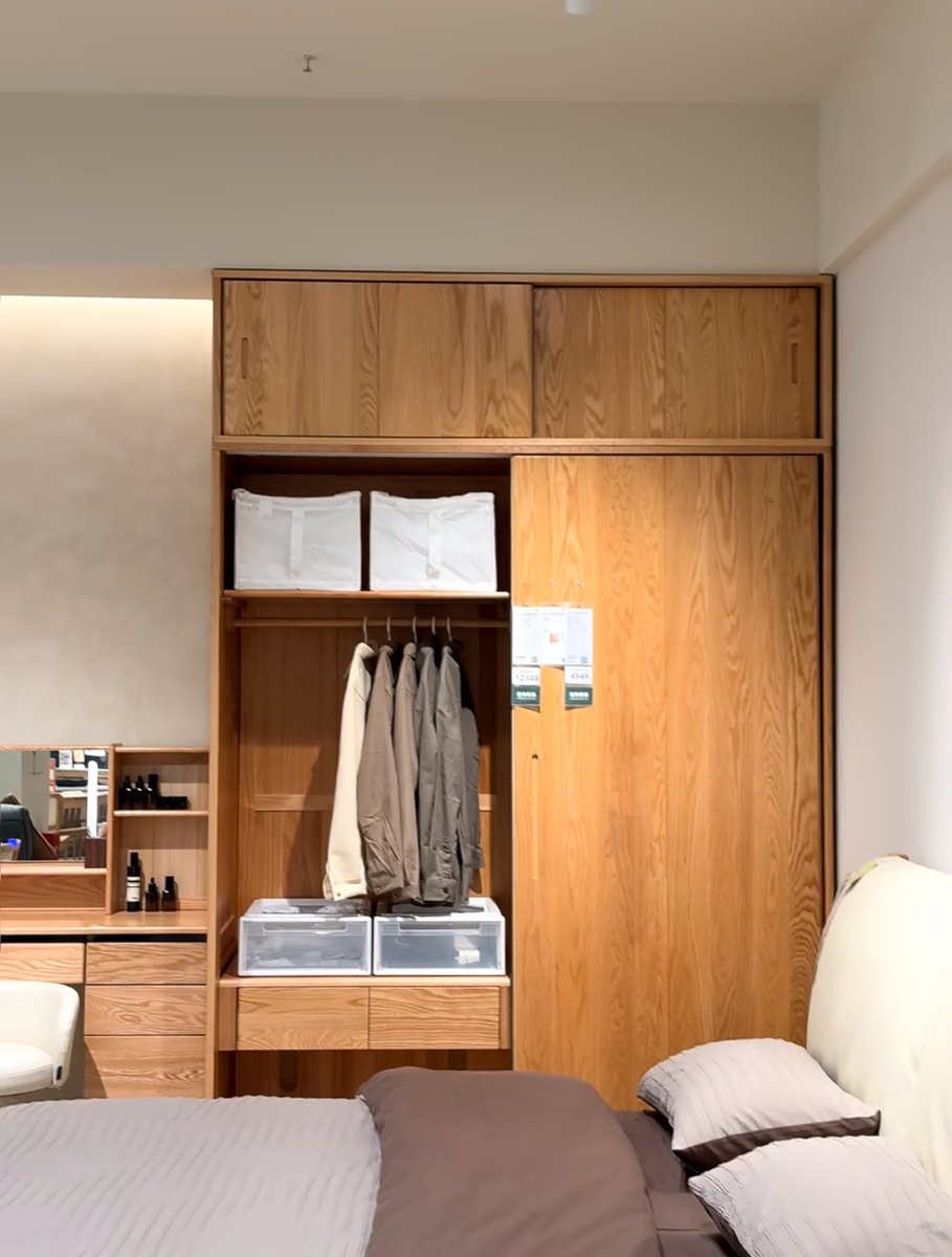 GVAwood's tweet image. Solid wood = strength, calm, and honest beauty. See why more families are choosing timeless pieces over trends.
#diningtable #cabinet #dresser