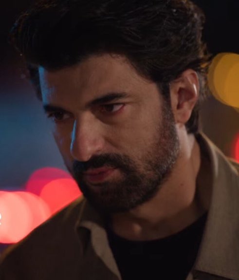 دخيل جمالو الآغا 🫠🫠🔥🔥🔥🔥
بلاش تحلو كده مدام مفارق😭😭😭😭😭
#BereketliTopraklar #Ömerbereketoğlu #EnginAkyürek