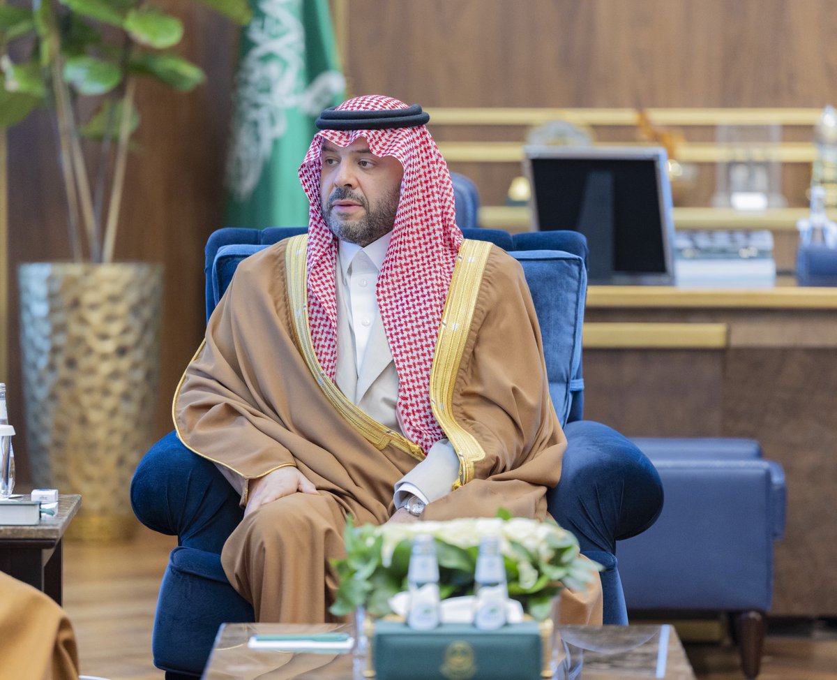 شكراً سيدي #الأمير_فيصل_بن_خالد_بن_سلطان :
بتوفيق الله، ثم باهتمام ورعاية من سيدي خادم الحرمين الشريفين وسيدي ولي العهد، يحظى الشمال بكامل حدوده الجغرافية برعاية خاصة من سيدي صاحب السمو الملكي الأمير فيصل بن خالد بن سلطان أمير منطقة الحدود الشمالية. فمنذ توليه مهام الإمارة، خطى