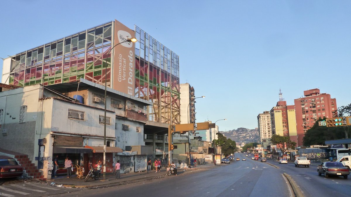 Arquitectura FADA-UNA tweet media