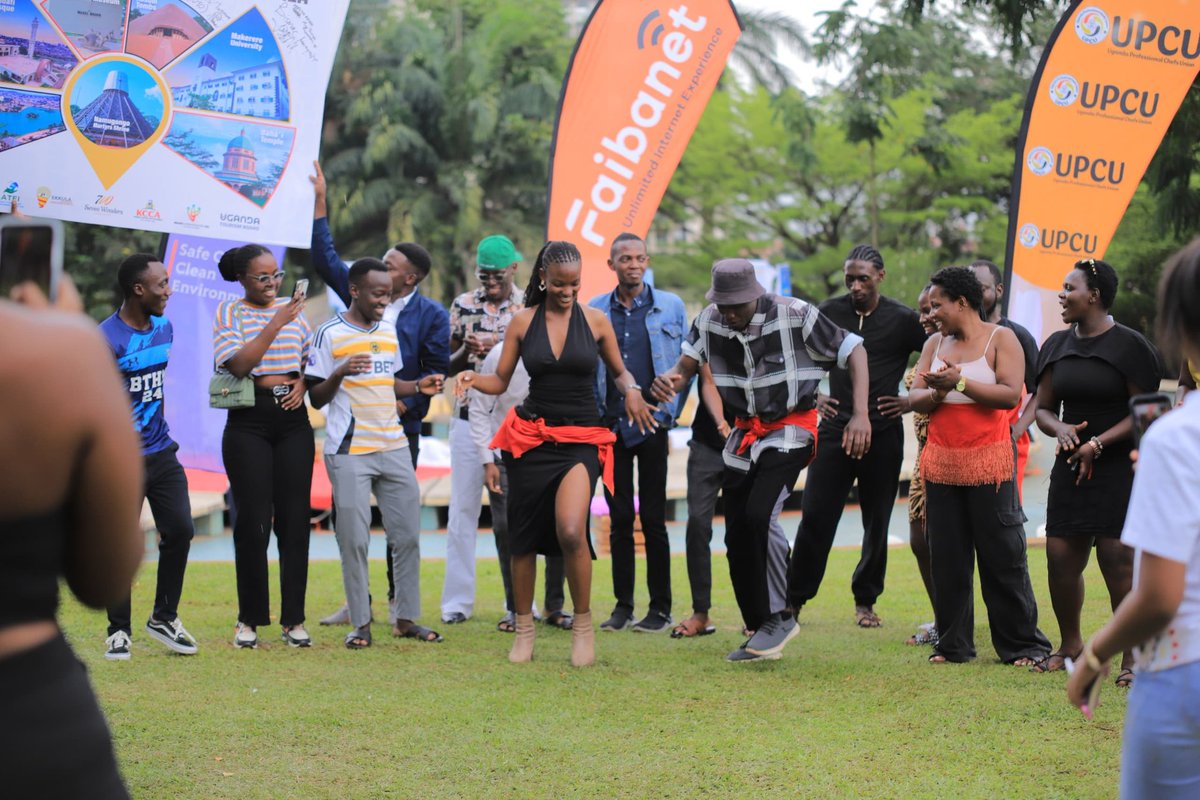 EkkulaAwardsUg's tweet image. No worries about data — enjoy free, unlimited internet as you explore, learn, connect, and celebrate tourism excellence.

Join us tomorrow for Day 3 as we crown off this year&apos;s Ekkula Festival 

#UnlimitedInternetExperience #EkkulaFestival2025