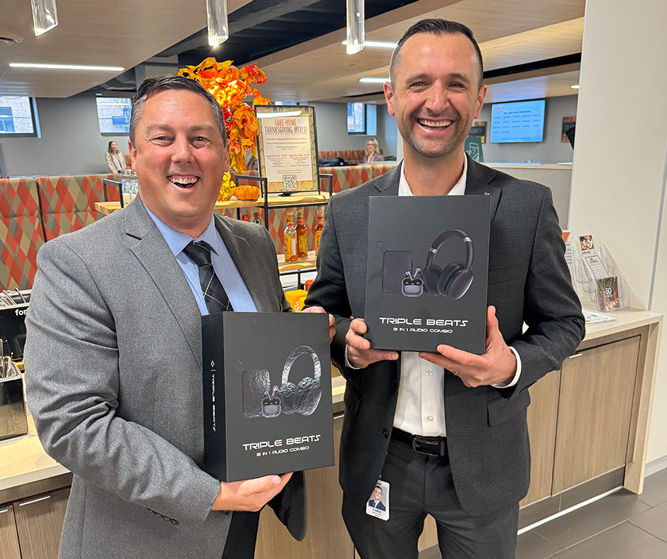 🎧🪑 All ears, all gratitude, and ready to relax! We are grateful for our amazing team this season and wishing everyone a joyful and relaxing holiday!🎁