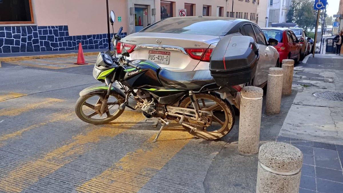 Aprovechando que en #Xalapa ya no existen las multas ni grúas