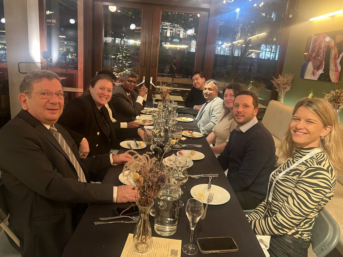 Decoster_Lore's tweet image. @SIOGorg networking dinner #SIOG2025 #gerionc family and friends