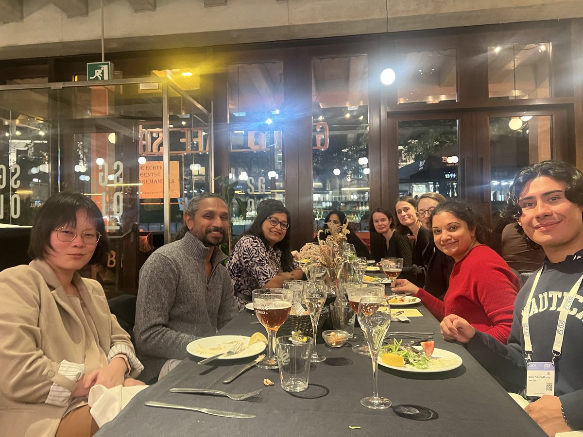 Decoster_Lore's tweet image. @SIOGorg networking dinner #SIOG2025 #gerionc family and friends