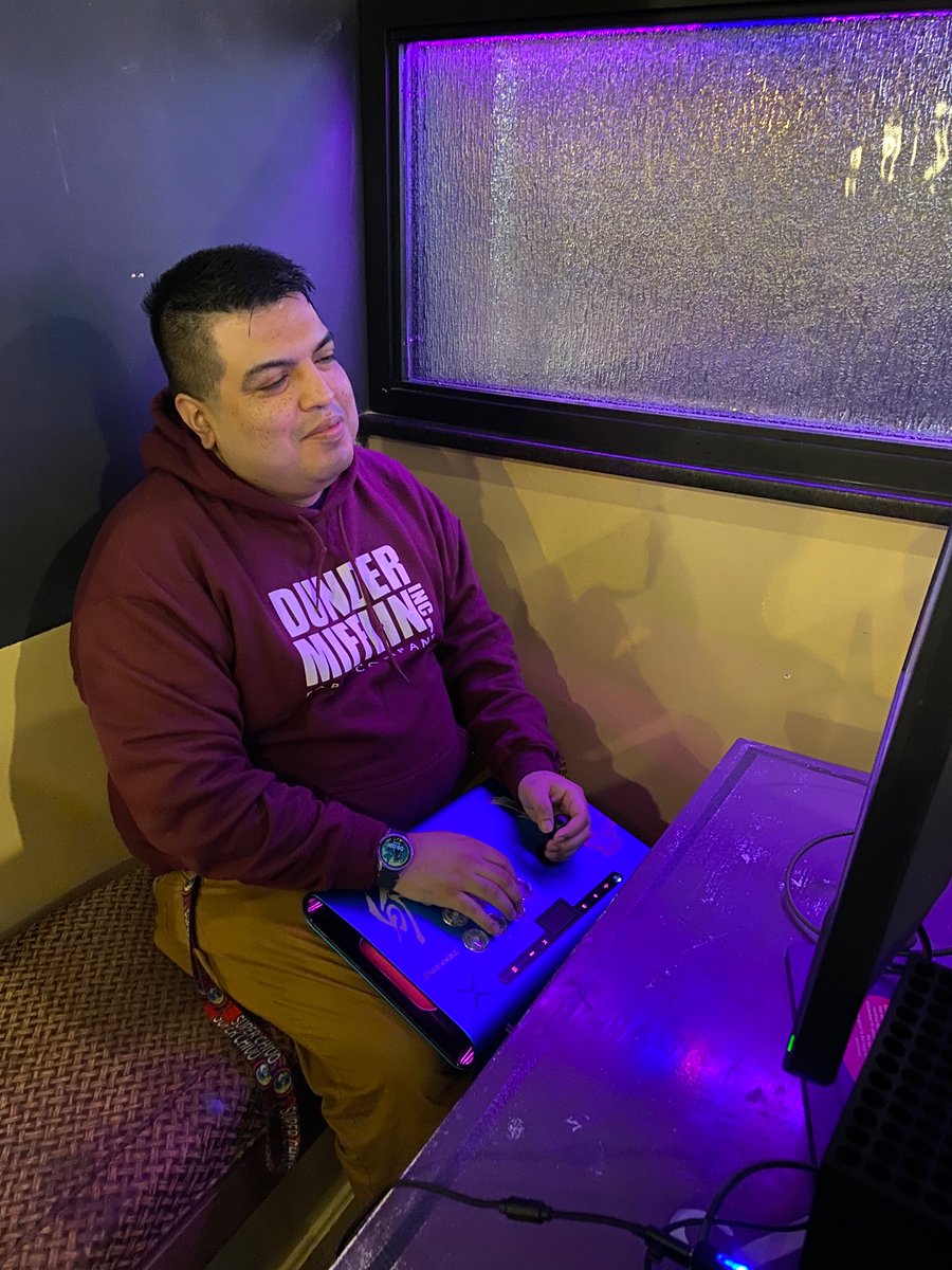 <a href="/SaiyanScum/">Brian Macario 🕹</a> trying to keep cool after someone ATE A SANDWICH over his stick and got CRUMBS on it. If you know who the culprit is tag them in the comments. 

Also, Saiyan recently WON VacationLAN regional in Maine, and got 2nd last night at GO ALL OUT 29! Man is on the up and up!