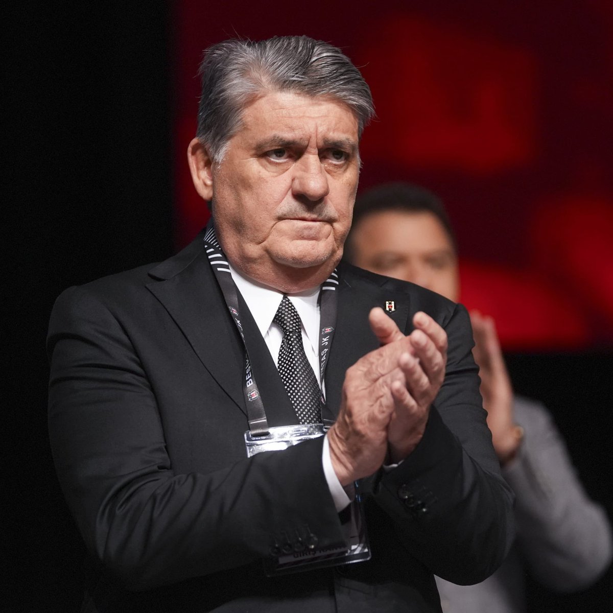 gundembjkcom's tweet image. 💥 Beşiktaş yönetimi, devre arasında stoper, orta saha, sol bek ve kanat bölgelerine takviye yapmayı planlıyor. (@sahinogluogun)