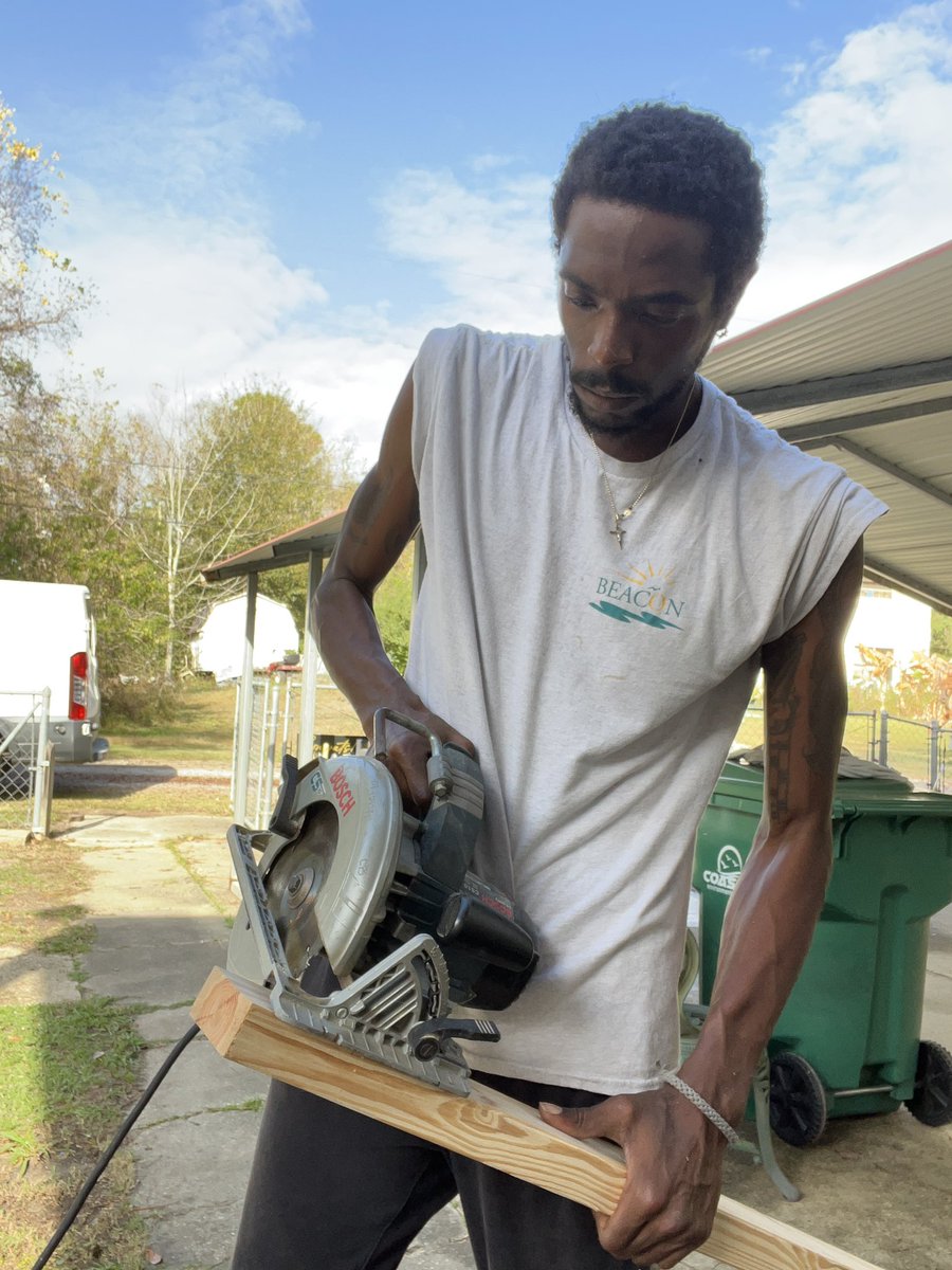 ForFitiSheWill's tweet image. Porch work #handyman #appliances #graffiti_taylor