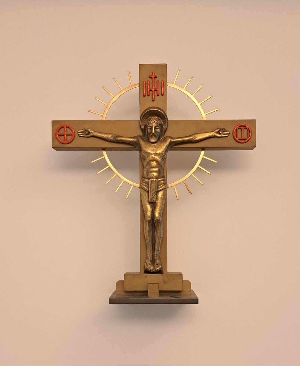 Crucifix from the 1930s at the Franciscan church of #Budapest Pasarét.