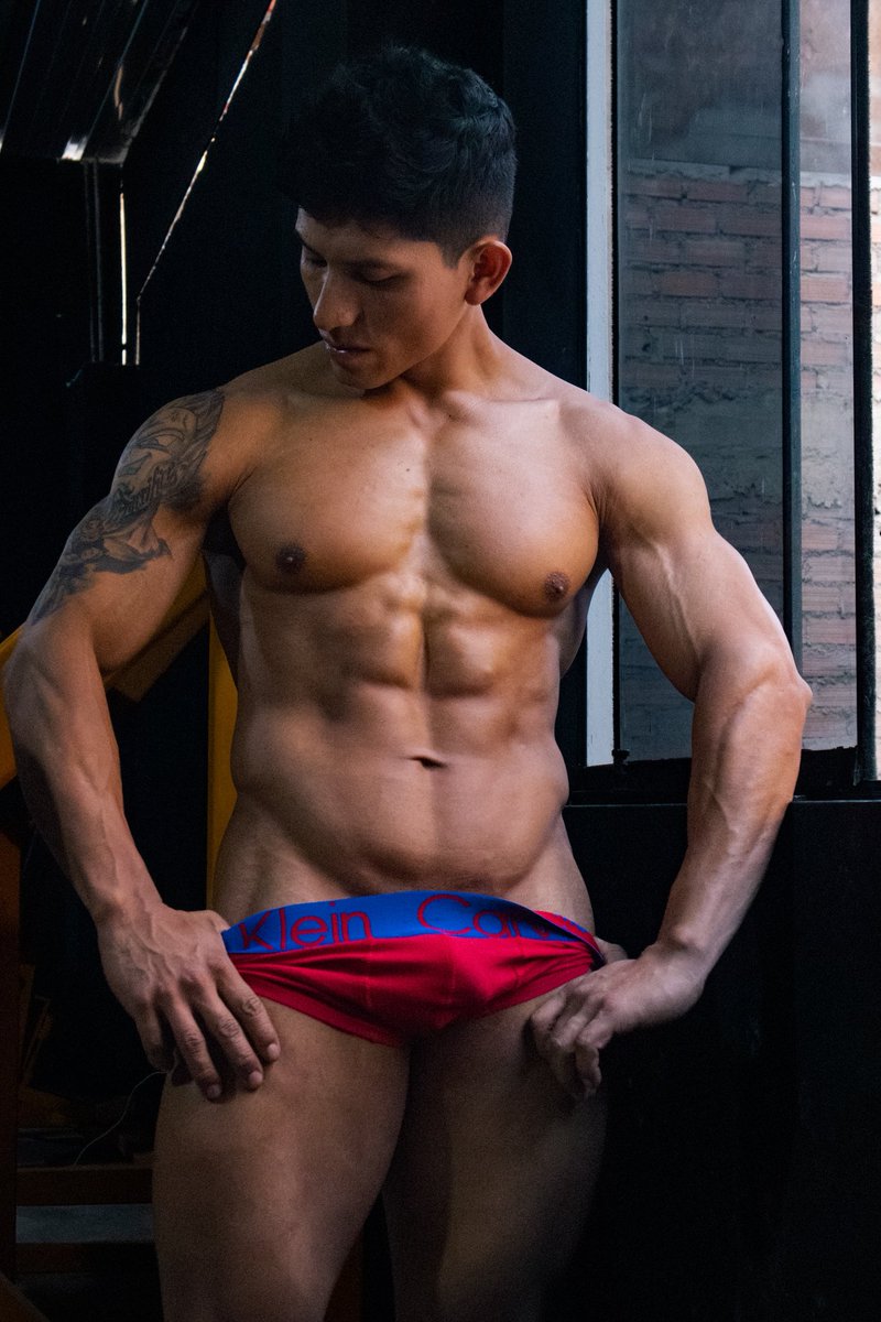 Choloz.pe tweet media