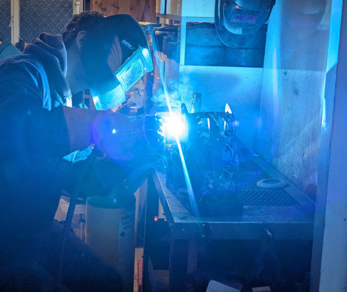MonsoonRobot's tweet image. New Monsoon parts are underway, sparks are flying!

#welding #funandGames