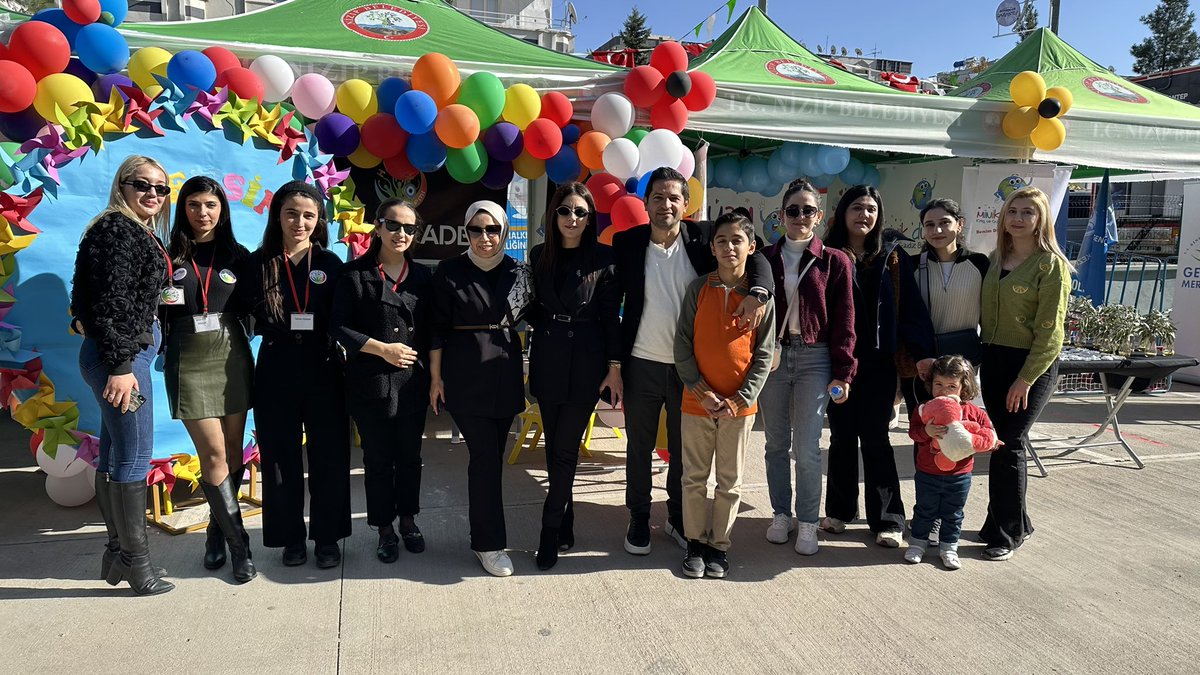 AcademyHayal's tweet photo. 2.ncisi düzenlenen zeytin festivalimizi @nizipgovtr öncülüğünde @Nizipbel ve @GaziantepBeld katkıları ile @gantepvaliligi katılımıyla açılışını yaptık.Bir bayram havasında birlik ve beraberlik içerisinde olması çok güzeldi 🙏 @YakupCapan_ https://t.co/7S8ut1Y1ju