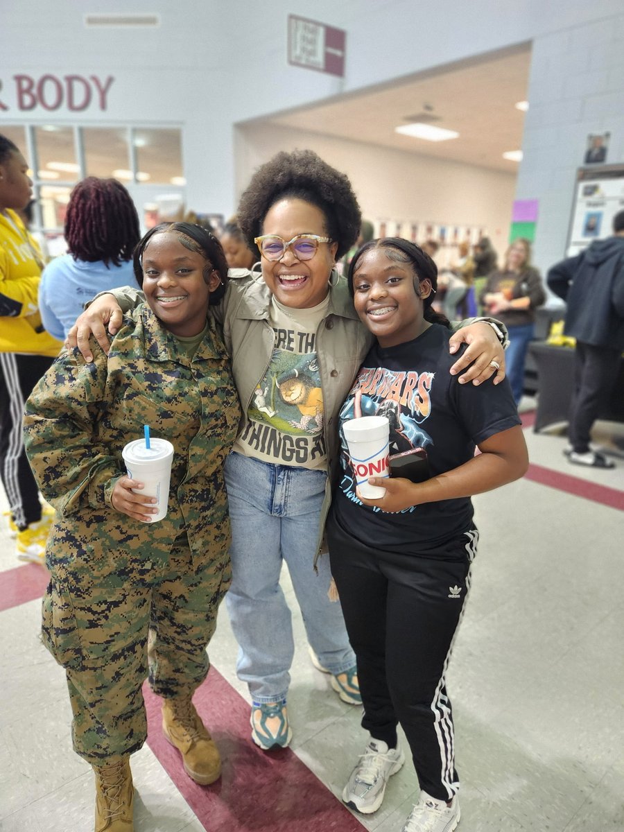 EaglesHLHS's tweet image. Thanks to everyone in our community who helped make Mental Health Awareness night a huge success! #famiHLy 🦅 #TeamDCS