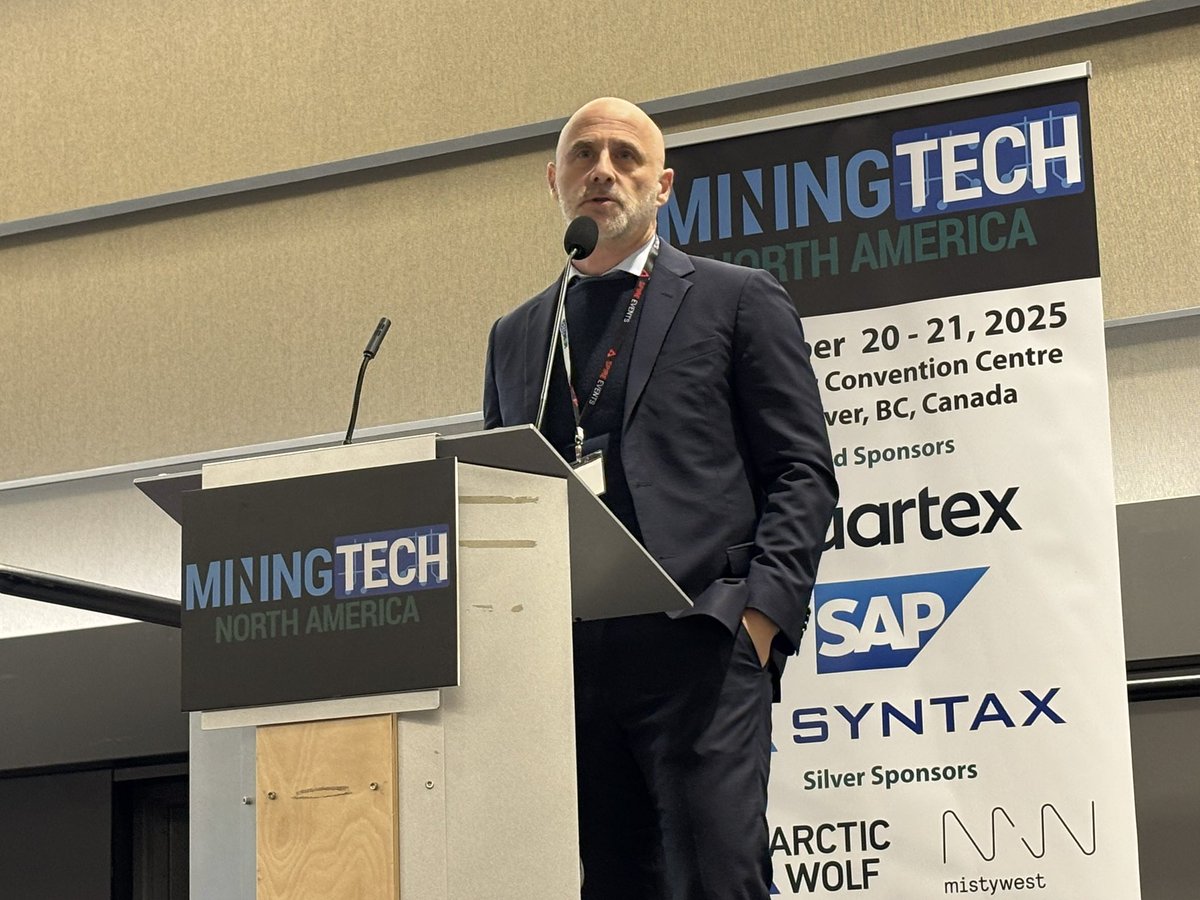 MiningTech1's tweet image. Learning about mobile metal ion (MMI) sampling for mining at MiningTech North America Conference &amp;amp; Expo in Vancouver 🇨🇦 with Peter Berdusco, President &amp;amp; CEO of Canada One Mining Corp.