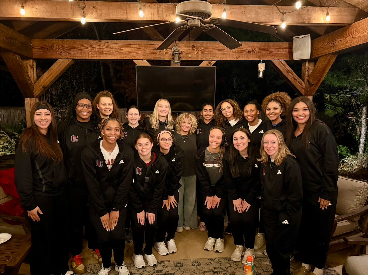 Grateful for the opportunity and blessing to share dinner with Alumna and Hall of Fame Coach, Sherri Coale

Thank you for your words of wisdom and lovely hospitality ❤️

Once an Eagle, Always an Eagle!! 🦅