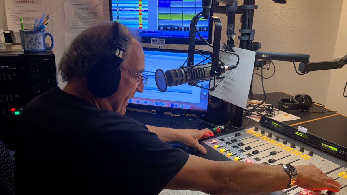 PNS_News's tweet image. FCC Commissioner Anna Gomez warns: “This administration is using the weight of government to suppress lawful expression.”

After Congress defunded public media, Gomez says FCC ceded independence to Trump. Full story: buff.ly/UCWnKib

#FreeSpeech #FCC #MediaFreedom