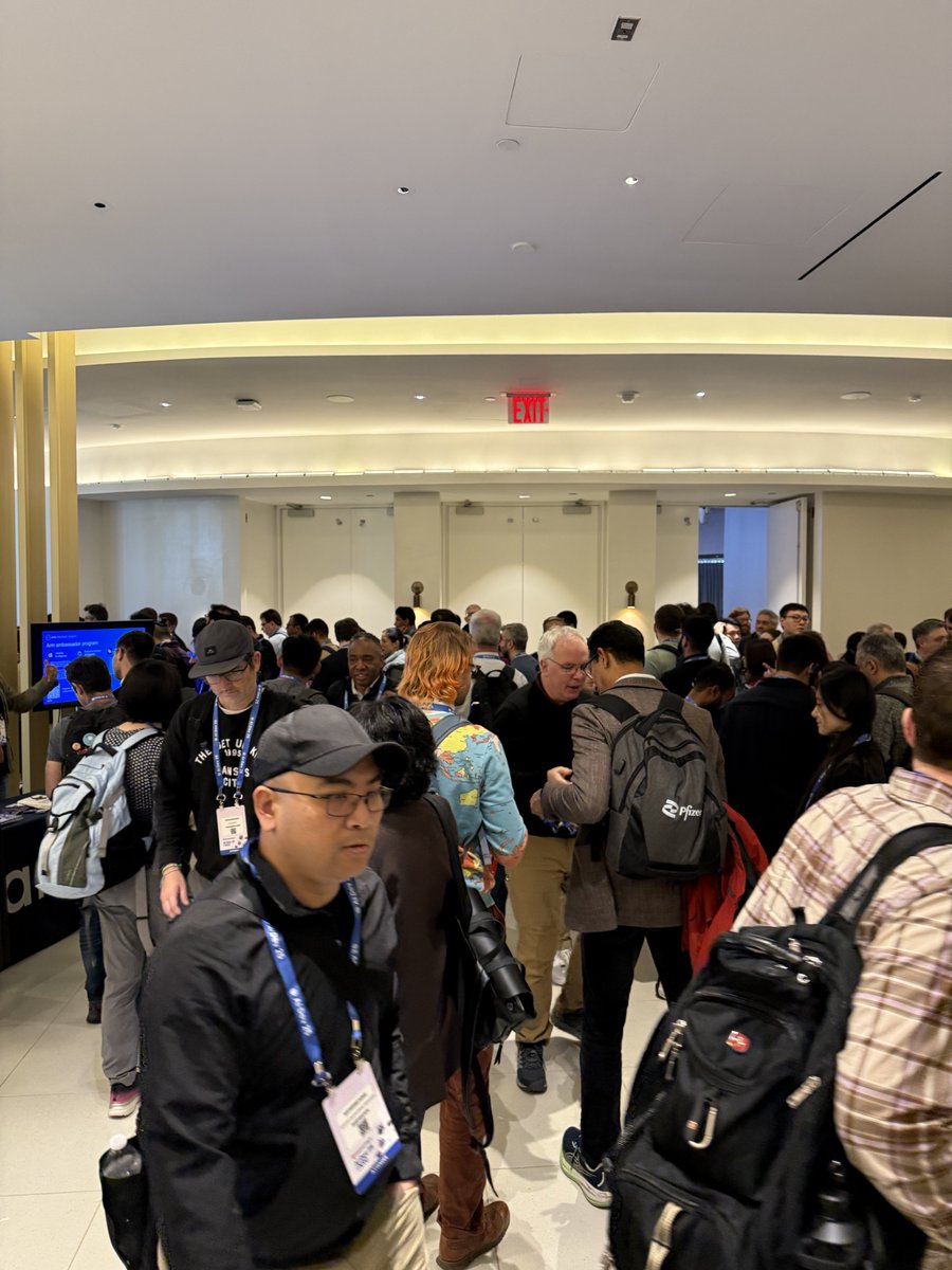 ArmSoftwareDev's tweet image. What an incredible time at the AI Developer Conference by @DeepLearningAI in NYC!

We loved sharing how Arm is helping developers build efficient, intelligent systems from the cloud to the edge.

Join the Arm Developer Program to keep learning, building, and connecting.…
