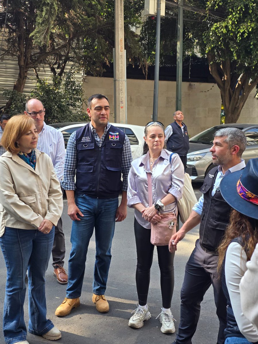 Recorrimos, junto con el alcalde <a href="/mauriciotabe/">Mauricio Tabe Echartea</a> y vecinas y vecinos, la recién rehabilitada Glorieta de Arquímedes.

Aunque había sido intervenida en la administración pasada de MORENA, la obra no duró ni un año en buen estado. 

Gracias a la vigilancia y observación vecinal, hoy