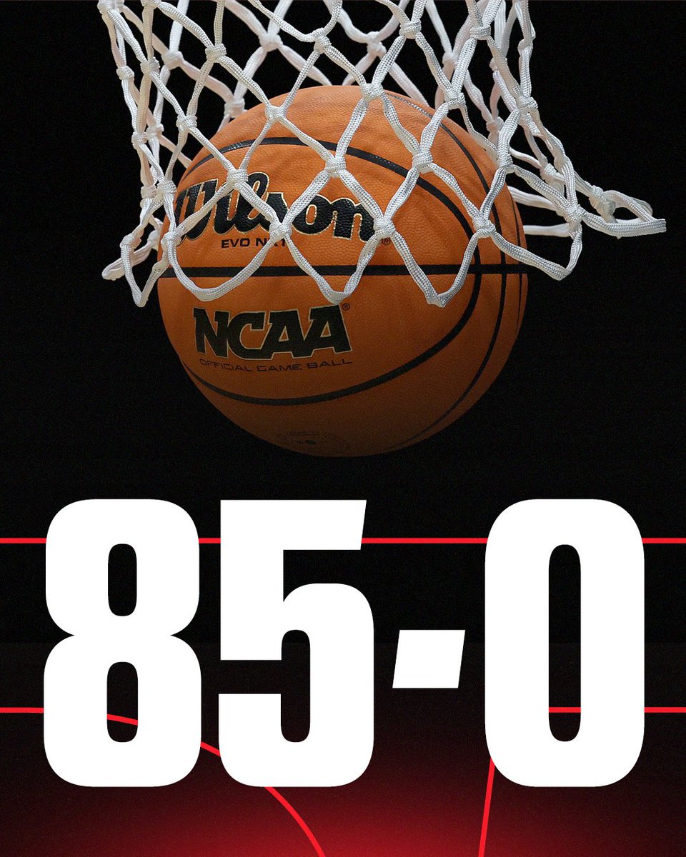 Ranked men's college basketball teams are 85-0 vs. unranked teams this season.

That is the LONGEST win streak by ranked teams against unranked opponents at any point in a season in AP Poll history 😳