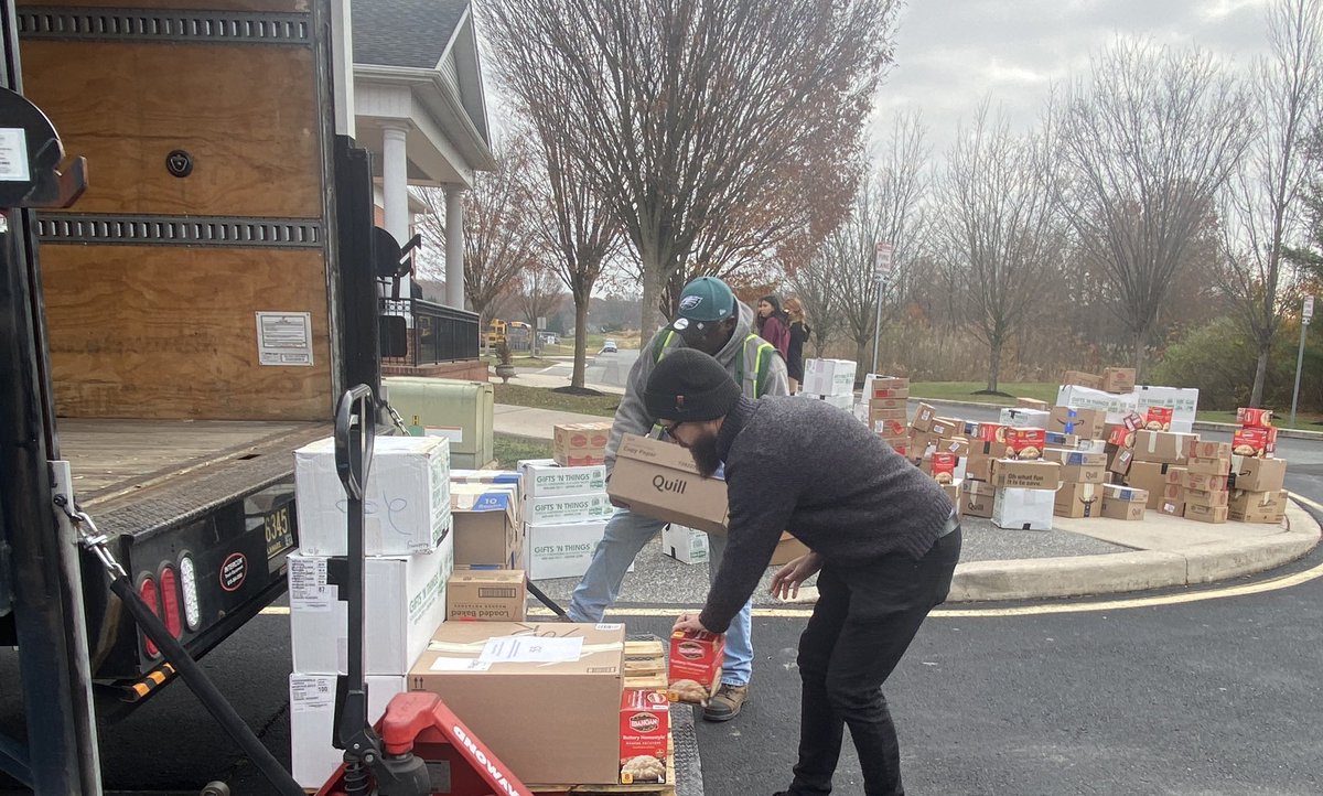 CaravelAcademy's tweet image. The CSG extends a heartfelt thank you in sincere appreciation for the immense generosity of the CA family.  We collected an amazing 6,310 packages which translated to 2,104 pounds of mashed potatoes that have been donated to the Food Bank of Delaware.  
#caravelmashedpotatodrive
