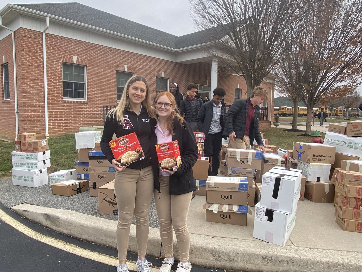 CaravelAcademy's tweet image. The CSG extends a heartfelt thank you in sincere appreciation for the immense generosity of the CA family.  We collected an amazing 6,310 packages which translated to 2,104 pounds of mashed potatoes that have been donated to the Food Bank of Delaware.  
#caravelmashedpotatodrive