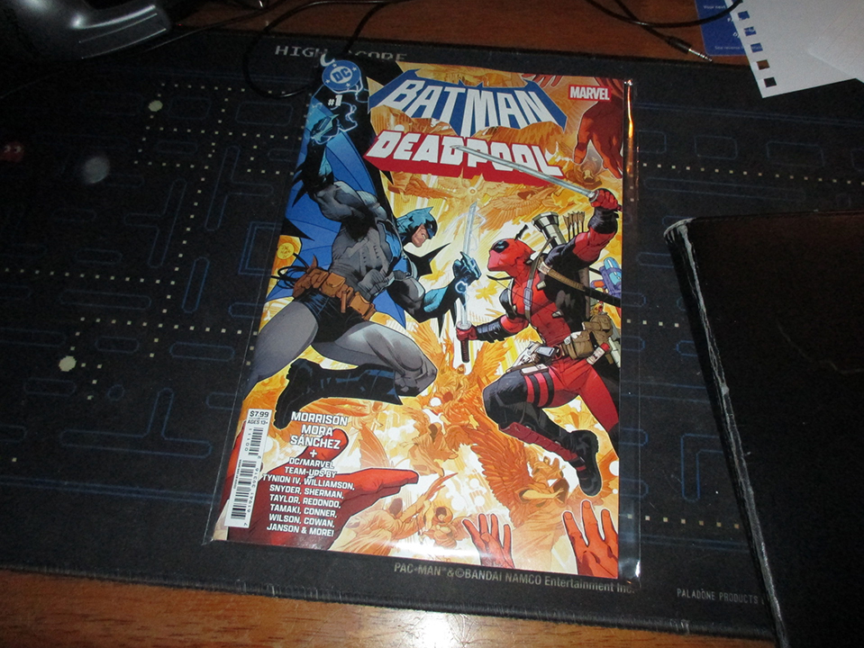 Codiekitty's tweet image. Hell yeah I had to get this. #batmandeadpool #grantmorrison