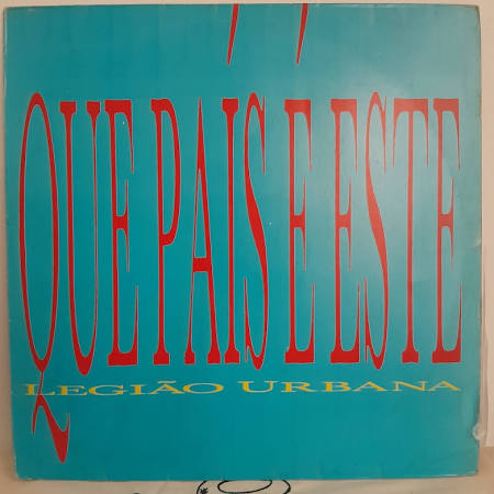 Esses tempos acabei entrando no mundo do vinil, e é muito foda ver a memória gráfica nos capas, tipo, olha esse do Legião Urbana!!! As letras esticadonas 🥰🥰🥰