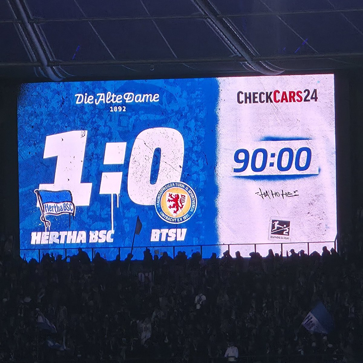 Zu wenig nach dem Rückstand, wieder nach einer Flanke fiel...
Eure Meinungen? 

#BSCEBS