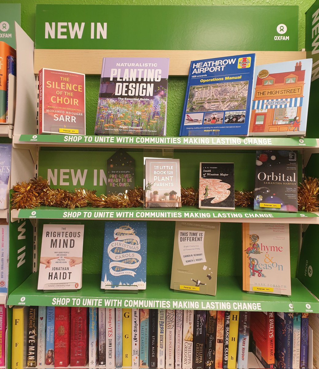 oxfam_harpenden's tweet image. Stop here for perfect #Christmas presents because it&apos;s another week of great choices in our &apos;New Arrivals&apos; section at #Oxfam #Books &amp;amp; #Music #Harpenden! Extended #bookshop opening hours from 10am to 7pm this Sunday 23rd November during #HarpendenChristmasCarnival!