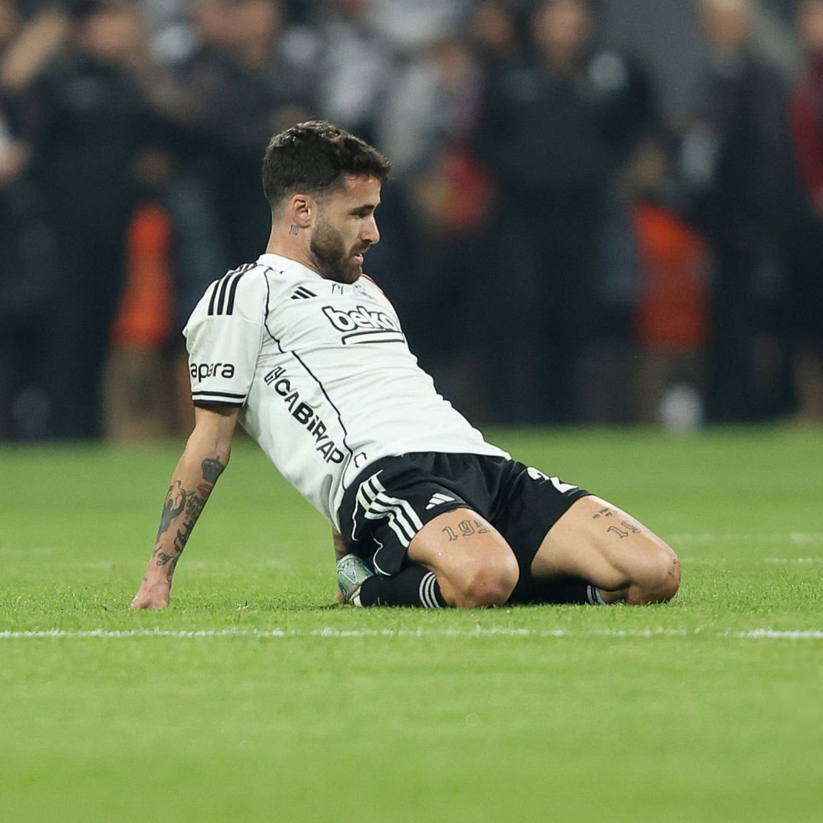 gundembjkcom's tweet image. 💥 Rafa Silva sürecinin yüksek ihtimalle ayrılıkla sonuçlanacağı öğrenildi. (@sahinogluogun)