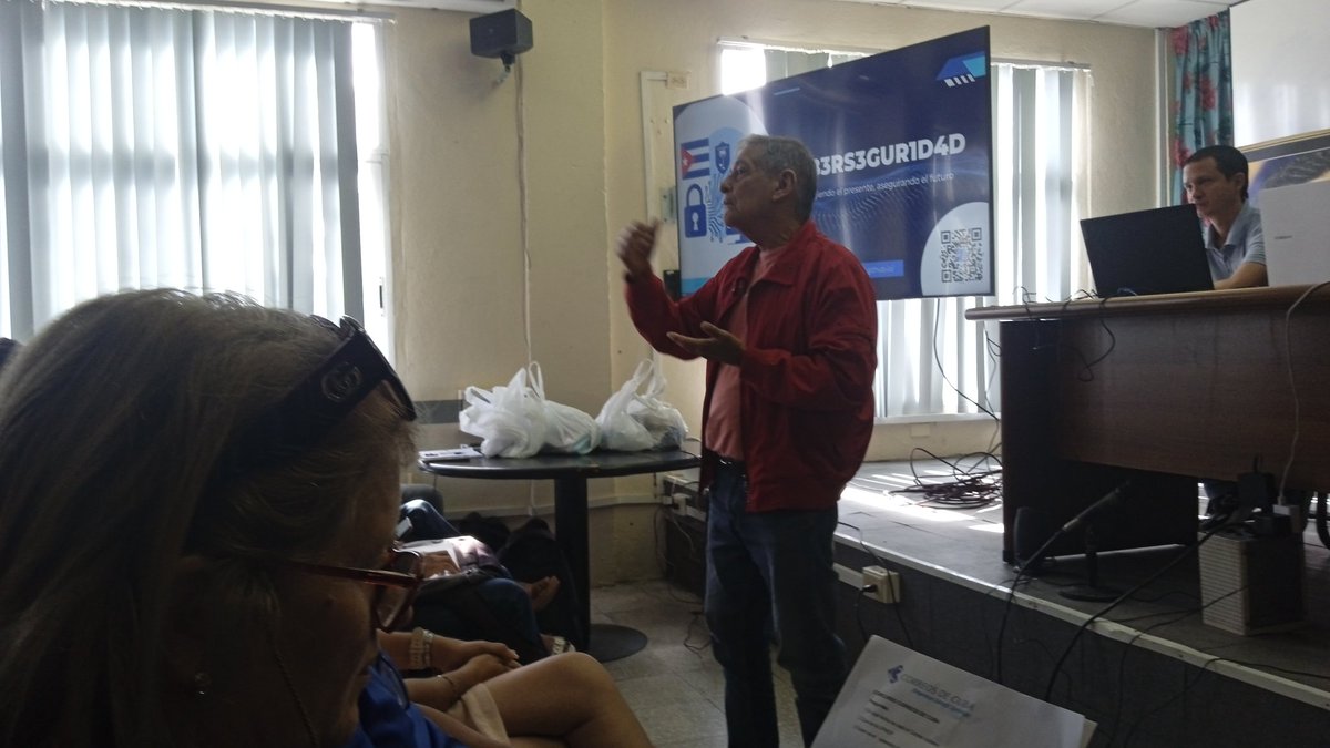 En el segundo día de la IV Jornada Nacional de Ciberseguridad Cuba 2025 #SanctiSpíritusEnMarcha dedica paneles a los estudiantes dirigidos a la preparación para el futuro profesional. Amplia participación de jóvenes de la  <a href="/UnissJMarti/">Universidad de Sancti Spíritus José Martí Pérez</a> <a href="/Edelvy5/">Edelvy</a> <a href="/CubaMES/">MES</a> <a href="/YaquedeCuba/">Yaquelin</a>