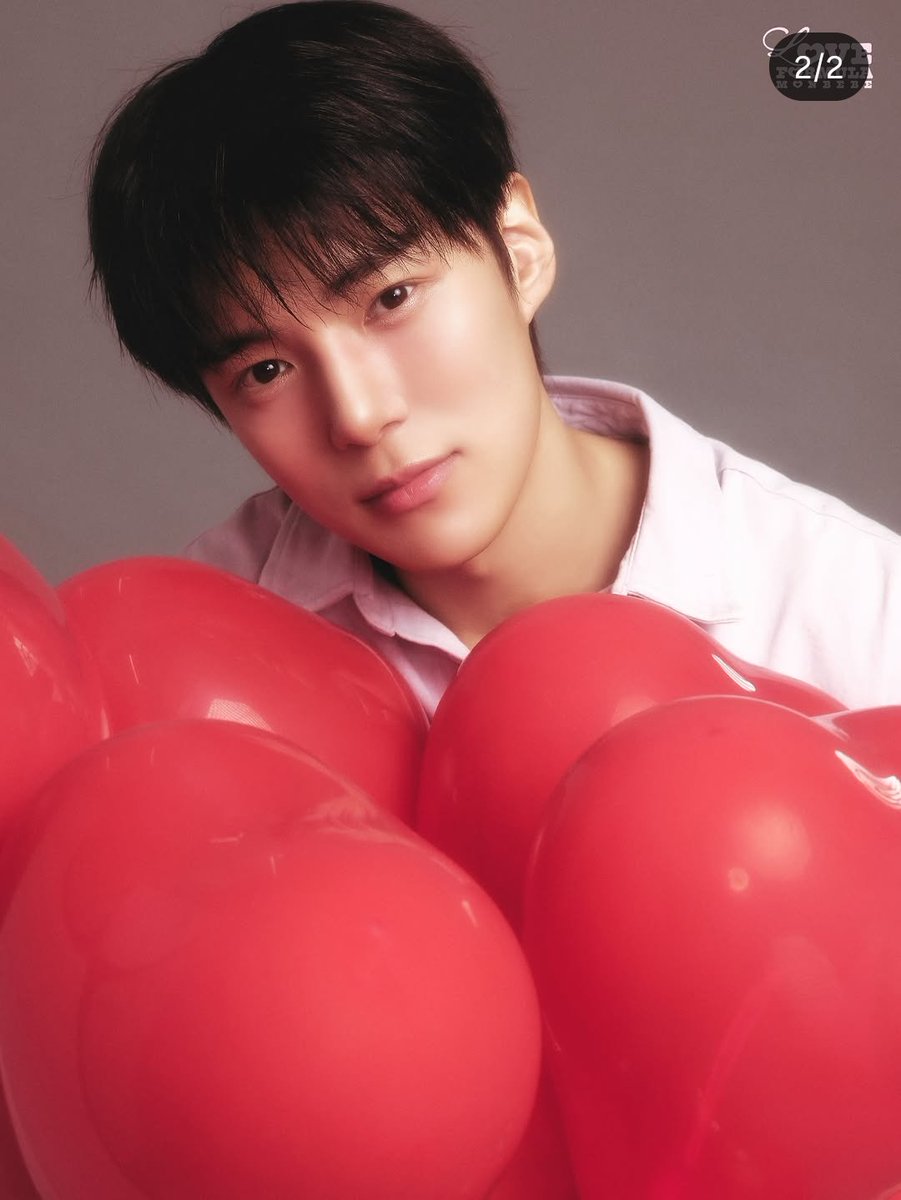 BlueFlower1096's tweet photo. A person who's even more handsome now than he was back then, more talented now than he was back then, more kind hearted, more generous, more loveable w/ each passing year. This is Lee Minhyuk of Monsta X.
Anyone else saying otherwise is pure evil. https://t.co/CM77gCyT4A